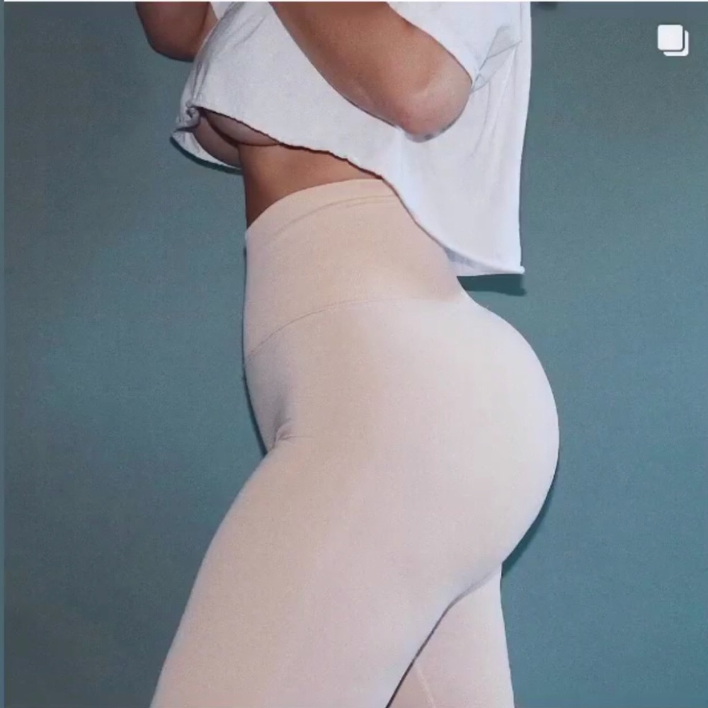 🆕 Naturyl Fit Leggings Creme